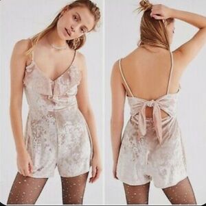 Urban Outfitters Soft Pink Crushed Velvet Ruffle Top Romper size Med